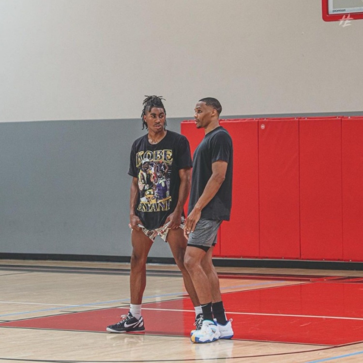 活塞主帅：康宁汉姆在持续进步，而且还不会抢走队友风头（活塞主帅：康宁汉姆稳步提升，却从不喧宾夺主）