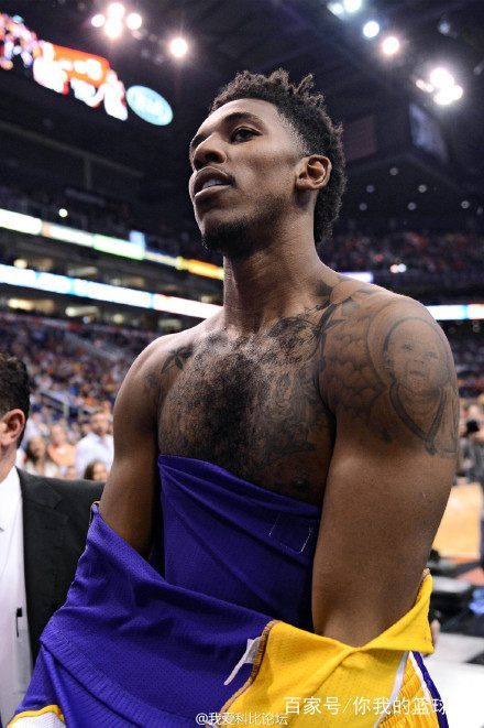 意媒：伊布、费拉拉入选米兰冬奥会火炬传递阵容（意媒称：伊布、费拉拉入选米兰冬奥火炬手名单）