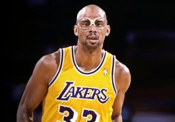 狼队主帅：对阵曼联希望终结连败，要表现得像冠军队伍一样（狼队主帅：战曼联誓止连败，必须打出冠军风范）