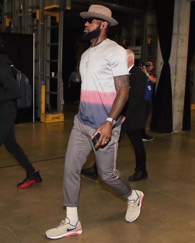 薪资专家：独行侠有资格为莱夫利申请伤病特例（薪资专家称独行侠已具备为莱夫利申请伤病特例资格）