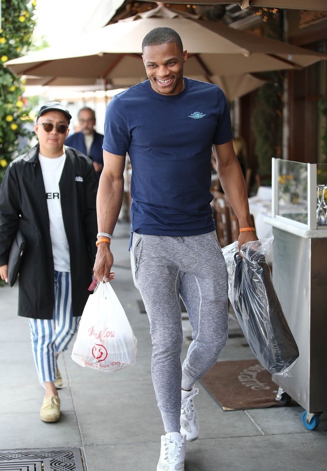 赢了球，却被骂上热搜（赢下比赛，骂声却冲上热搜）