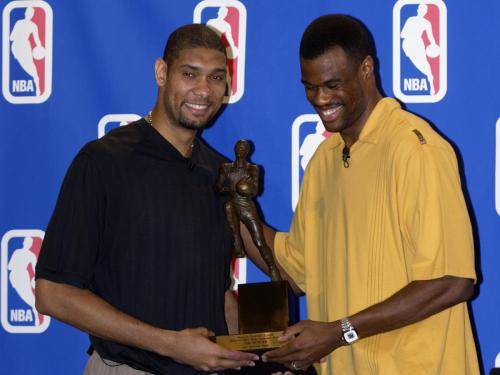 尤文vs乌迪内斯：伊尔迪兹、乔纳森-戴维首发，麦肯尼出战（尤文迎战乌迪内斯：伊尔迪兹、乔纳森-戴维进入首发，麦肯尼出战）